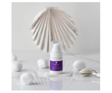 BasicLab Esteticus Corrective serum z 0,07 % retinala, fitosfingozinom in karnozinom